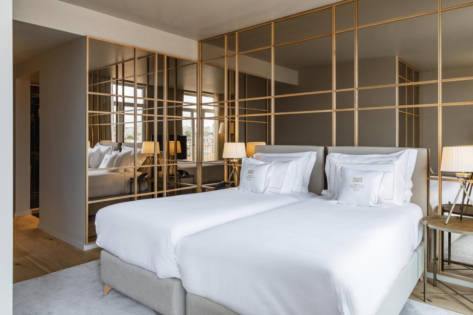Premium Zweibettzimmer mit Balkon und Blick auf die Kathedrale