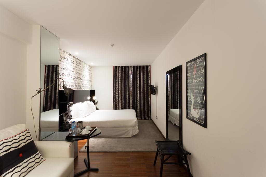 Zweibettzimmer mit Zustellbett
