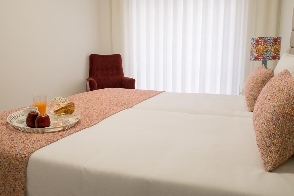 Doppel- oder Zweibettzimmer
